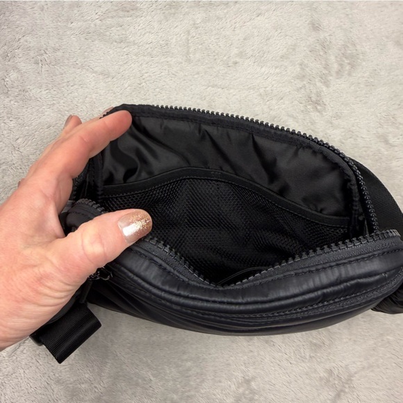 NWT Lululemon Wunder Puff Black Everywhere Belt Bag - Picture 7 of 8